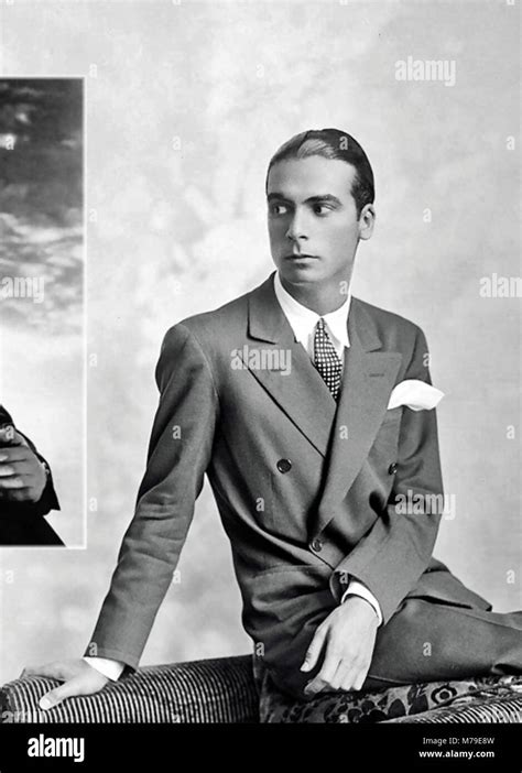 Cristobal Balenciaga (1895–1972) .